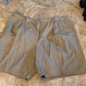NWT Sears Covington Men's khaki Shorts size 44 discontinued pleats